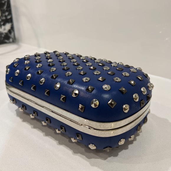 [Authentic] Alexander McQueen Skull Box Studded Clutch - Picture 5 of 7